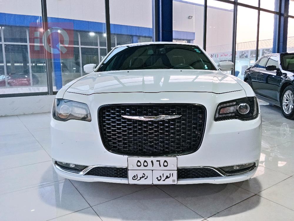 کرایسلەر 300